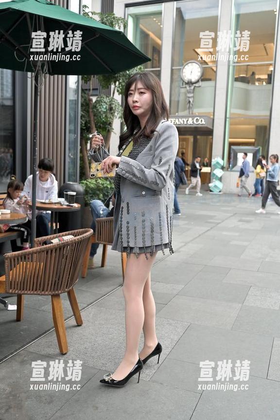 魔镜街拍-芝芝 魔镜街拍 - 全新的眼福,芝芝蓝色泳衣的令人瞩目资源