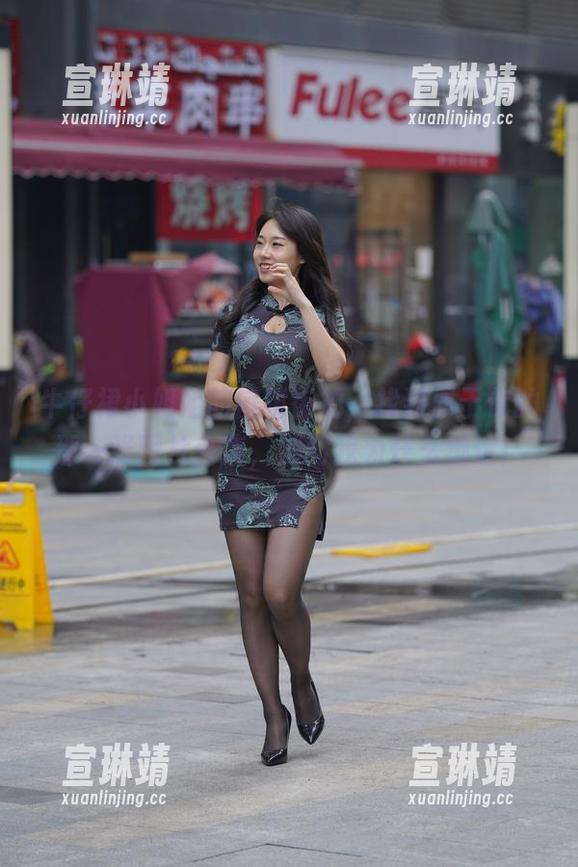 魔镜街拍 牛仔裙小姐姐的魔镜街拍,找到属于你的那一张图片合集,别问我为什么痴迷!