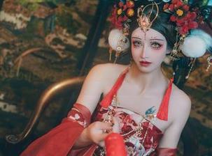 大概是鹿八岁baby在连衣裙里太迷人了，这福利也太好拿了。