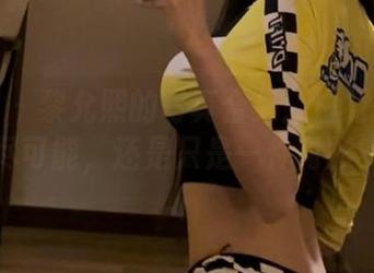 微密圈 – 黎允熙的写真合集：白衬衫的无尽可能，还是只是一件衬衫？