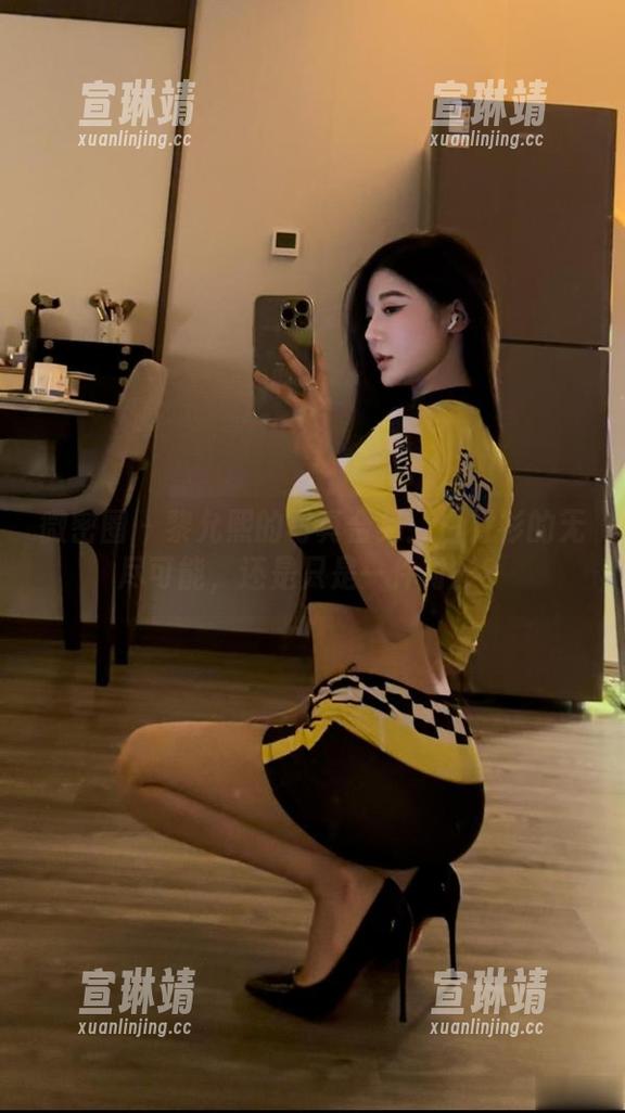 微密圈 - 黎允熙的写真合集：白衬衫的无尽可能，还是只是一件衬衫？