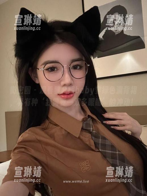 微密圈 - 观看黎允熙baby穿绿色漏背裙，真有种‘我需要一双多眼睛’的冲动！