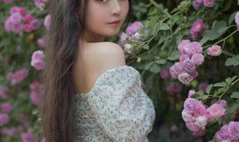 黑猫猫ovo以女仆形象上热搜，高清照片让我想立刻叫她来家里！